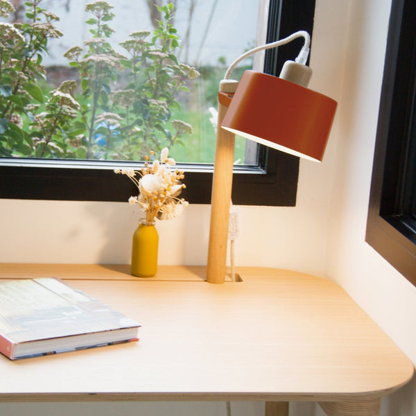 Bureau & lampe by Camille - DIZY design